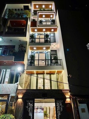 vợ chồng tôi định cư nước ngoài bán nhà đ.hồng lĩnh-p.15-q.10. giá 3tỷ690/96,9m2.đang cho thuê 26tr