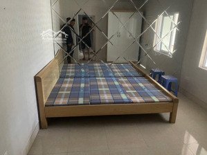 cho thuê ở lâu dài căn hộ tập thể nghĩa tân nằm ở phố trần tử bình gồm 2 phòng + bếp + wc