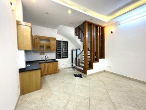 bán nhà phố hạ yên 32m2 8.25 tỷ ôtô đỗ, tránh ngày đêm 50m (giá linh động) an sinh đỉnh ở cực thích