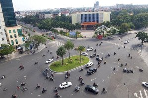 bán gấp nhà mặt phố hùng vương, 350 triệu / m2, 236m2, tại phú hội, huế