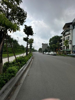 bán đất đẹp diện tích lớn vị trí đắc địa tại tư đình, long biên, hà nội