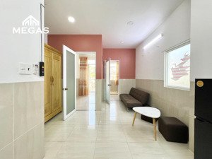 căn 2pn, 1pk siêu rộng, bancong, đầy đủ nội thất ngay hoàng diệu q4, giáp q1