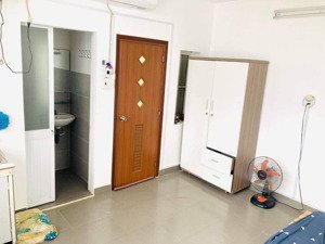 phòng cửa sổ lớn - tiện nghi giá 3tr9 tại nguyễn thượng hiền bình thạnh