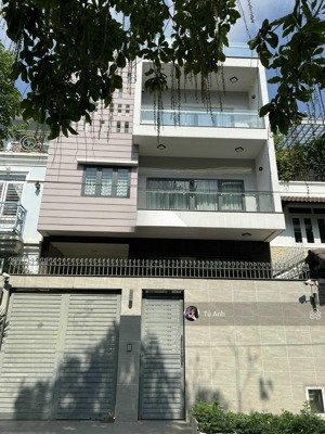 cho thuê nhà lê văn sỹ, p. 14, q. phú nhuận, dt: 10x25m, 1 trệt 2 lầu sân thượng