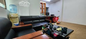 cho thuê văn phòng đầy đủ tiện nghi, có thể ở lại 24/24. mặt tiền đào duy anh