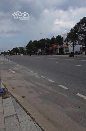 hàng đẹp tuyệt vời 10x30m thổ cư 100% - mặt tiền đường võ văn kiệt - trung tâm tp mới. kd đa nghành