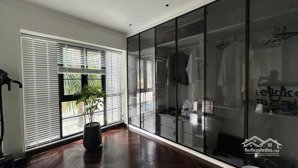 biệt thự đẹp đường trần não, quận 2. dt 15x24m, 360m2. có thang máy, full nội thất. chỉ 70 tỷ