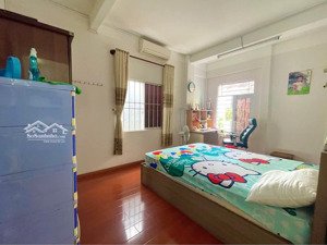 nhà mặt phố gần công viên yến phi, gần biển, chợ đầm ..đường nhựa 10m.