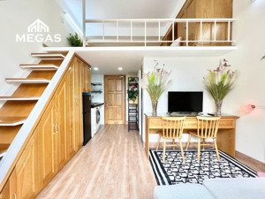 siêu phẩm duplex ban công, full nội thất ngay vòng xoay cống quỳnh quận 1