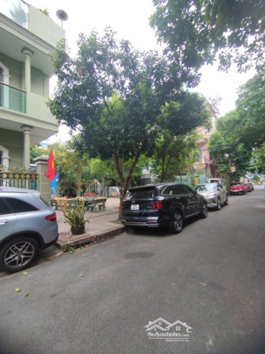 biệt thự trần hưng đạo, p2, q5. dt: 9,2x23, 1t2l, giá: 34 tỷ