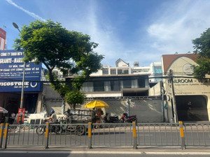một căn duy nhất mặt tiền đường nguyễn thị thập ngay lotte quận 7