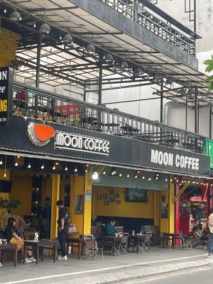 bán nhà mặt hồ ngọc khánh, phạm huy thông, kinh doanh cafe, mặt tiền rộng quyền lực. giá: 20.5 tỷ