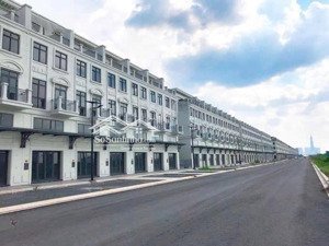 cần ra hàng lô đất công nghiệp tân ước 2000m2 vị trí siêu đẹp, giá chỉ 8, x triệu/m2, lh 