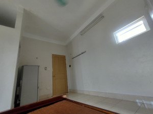 phòng 20m2 phố đào tấn cạnh công viên thủ lệ đủ đồ dọn đến ở luôn