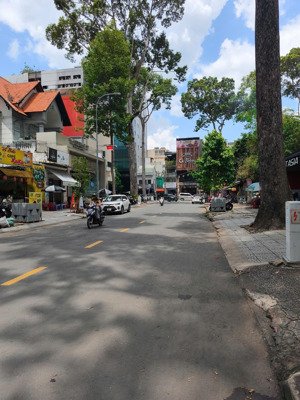 bán khách sạn mt sương nguyệt ánh quận 1 dt: 4.3x19m hầm 7 tầng 17 phòng gía bán 80 tỷ