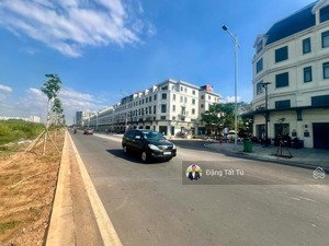cần bán shophous song hành lakeview city giá chỉ 28.5 tỷ vị trí đẹp. lh 