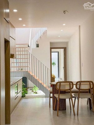 nhà mới đẹp phong cách nhật bản - p3 bình thạnh hẻm xe hơi. giá 7,98 tỷ.