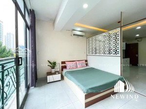 phòng đẹp - gần trung tâm - có ban công rộng rãi - cửa sổ lớn thoáng - ngay trục nguyễn thị thập