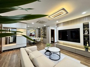 bán căn hộ 3 phòng ngủ 110m2 full nội thất như ảnh, ban công đông nam tại goldmark city
