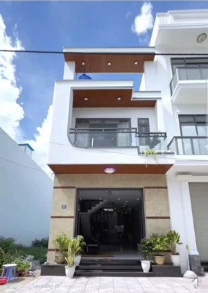 nhà mới 1 lầu kdc hiện hữu, đường đt835b, phước lý, cần giuộc 90m2 ra ql1a về tphcm 5p