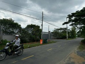 bán gấp kho xưởng 2 mặt tiền, diện tích: 4.300m2, chính chủ kẹt tiền, giá bán: 33 tỷ