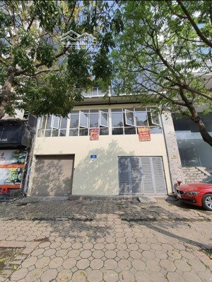 cho thuê mặt bằng kinh doanh 80m2, mặt tiền 9m3 quận cầu giấy