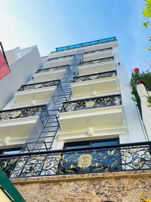 cạnh metro! tòa chdv mặt phố hồ tùng mậu, 95.4m2*8t, mt 7m, 25 pkk, đủ pccc, hai thoáng, dt 5%/ năm