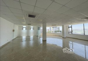 văn phòng cho thuê 160 m2 sẵn phòng họp, chỉ 25 tr/tháng. lh: office danang