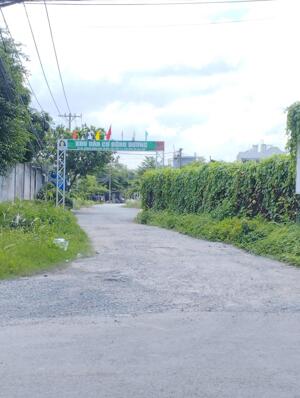 Bán nền đẹp, đường 12m, dt 100m2 KDC Đông Dương, đường 82 Bưng Ông Thoàn, Q9, Tphcm và 1 lô đất dân 3 sẹc Nguyễn Duy Trinh cách đường lớn 300m