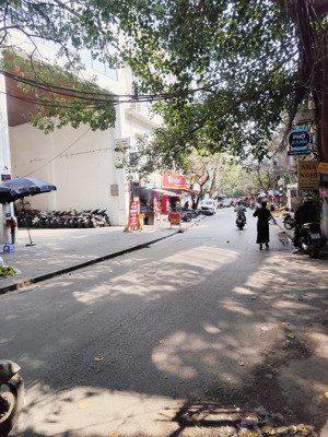 mặt phố vũ thạnh, đống đa. dt 65m² x 4 tầng, mt 4,2m, giá 22,5 tỷ. lô góc, kinh doanh.