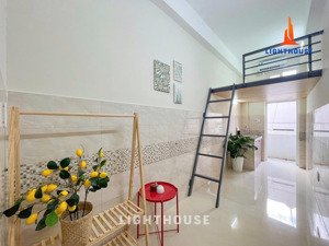 hình thật giá thật - phòng có gác ban công siêu thoáng bình thạnh gần ngã tư hàng xanh, thang máy