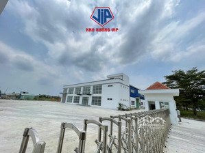 kho xưởng vip cho thuê 5200m2 đầy đủ pháp lý cho doanh nghiệp sản xuất tại bến lức long an