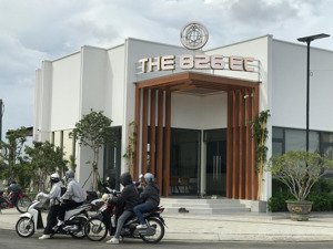 chuyển nhượng shophouse mặt tiền đường lô góc, cách q7 20 phút.lh:0903282499