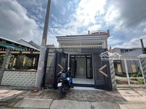 cần bán gấp căn nhà cấp 4 ở dương công khi, tân thới nhì 90m2 giá 1 tỷ 820, sổ hồng riêng