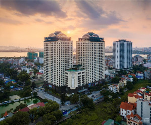 mua căn 2 ngủ vừa đủ 13 tỷ, full nội thất, view hồ tây siêu đẹp, toà d.le roi soleil _ 59 xuân diệu