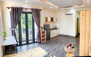 studio ban công lớn giá hạt dẻ ngay trung tâm q3