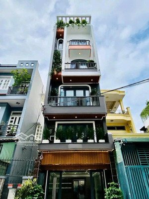 bán nhà mặt tiền an dương vương,q5. dt : 4.2 x20m. 1 trệt 6 lầu. giá chỉ 38 tỷ