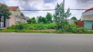 cần bán miếng đất 300m2/1tỷ620, mặt tiền đường 5m, thổ cư 100%, cách bệnh viện mỹ phước 800m, shr