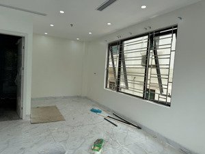 cho thuê nhà lô góc ở tam trinh, gần khu gamuda. diện tích 75m2/sàn. có thang máy