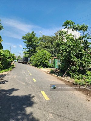 cắt lỗ đất ngộp ngay trục dt 747b 220m2/1t850 tân phước khánh, xây dựng hoặc cho thuê đều được.