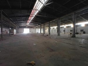 chính chủ gửi bán nhà xưởng đường đt 823 hoà khánh tây đức hòa long an.