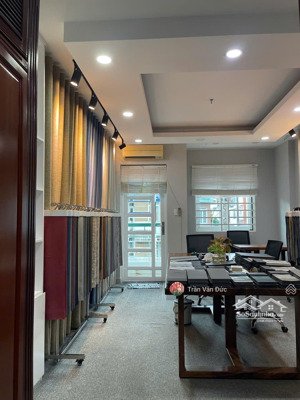 chuyên cho thuê nhà nguyên căn mt cao đức lân q2 giá 32tr/tháng