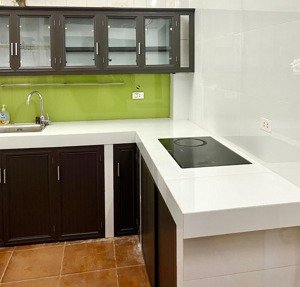 cho thuê nhà ngõ đê la thành 5 tầng x 35m2, 3 ngủ, 12.5tr kd onl ở nhóm 6 người, gia đình