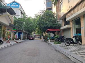 Bán nhà Lạc Long Quân, Tây Hồ 80m, 7 tầng thang máy, ô tô, vỉa hè, kinh doanh