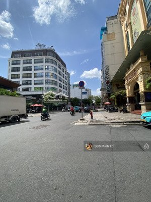 khu vip toà nhà văn phòng đường phổ quang, khu sân bay, 64m2, 3 tầng, xe hơi vào nhà.