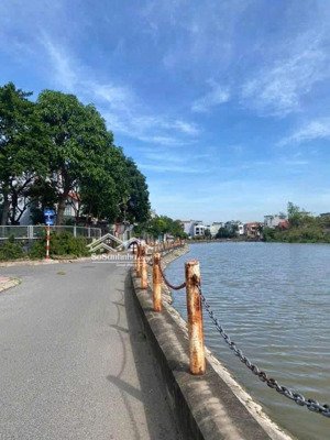 bán đất cự khối long biên hà nội dt: 130m2 * 12m * 13,8 tỷ ôtô chạy thông gần hồ