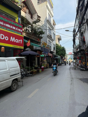 bán nhà 8 tầng thang máy vừa ở vừa kinh doanh đường ô tô 7 chỗ ngay nguyễn hoàng 60m2 lô góc 16 tỷ