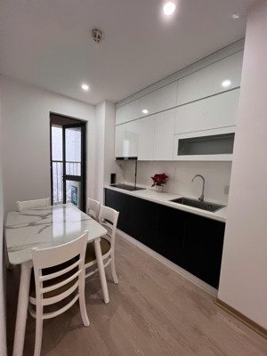 giá nào cũng bán !!! tôi cần bán nhanh căn 2 ngủ full đồ , sđcc tại toà chung cư xuân mai tô hiệu