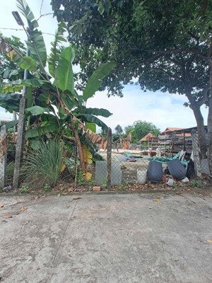chỉ 1tỷ650 sỡ hữu ngay 100m2 đất ngay vĩnh phú 33, thuận an thích hợp xây trọ, pháp lý đầy đủ