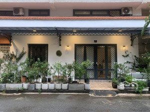 người thân gửi bán shophouse 99.2m2 sổ hồng sở hữu lâu dài chỉ 8.5tỷ
